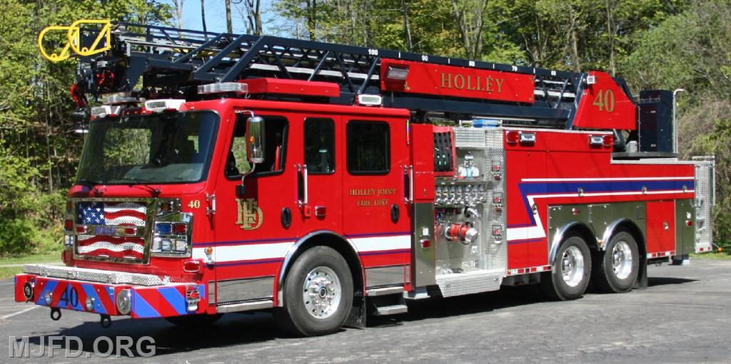Quint 40
2019 Spartan, 100 Ft, 6 FF cab, 300 Gals, 1500 GPM Hale